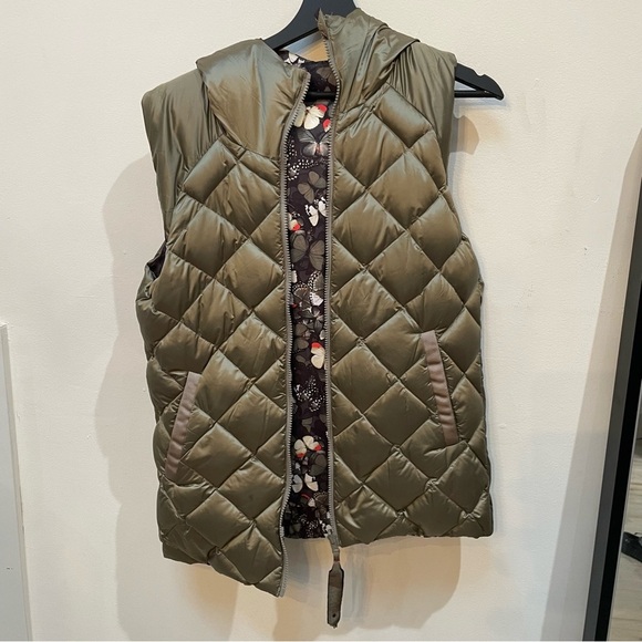 Lululemon Athletica reversible Floral Puffer Vest - Picture 6 of 8